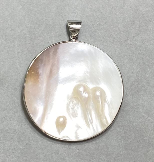 Кулон натуральний Перламутр з бароковими перлинами, діаметр 50мм+-, довжина 60мм+- сріблястий метал
