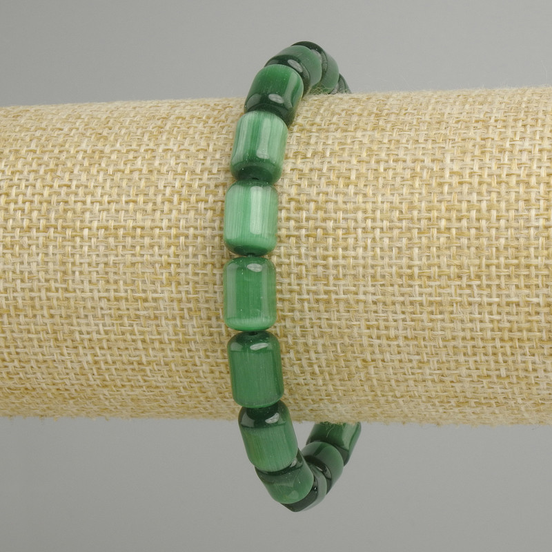 Браслет зелене Котяче око циліндр, діаметр 11х7, 5мм+-, довжина 18см+- стрейч